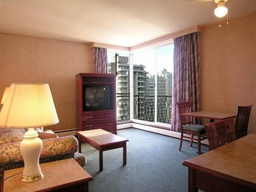 Tropicana Suite Hotel Vancouver Exterior photo